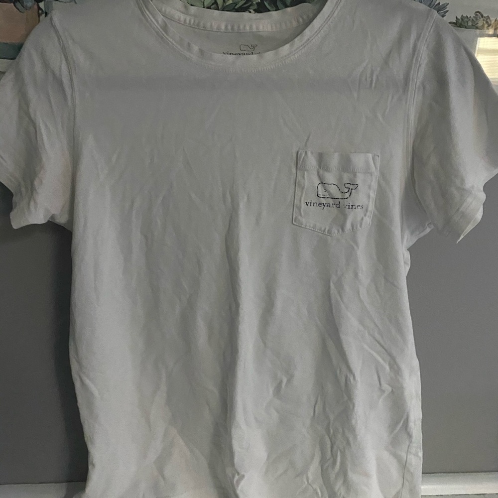 Vineyard Vines t shirt